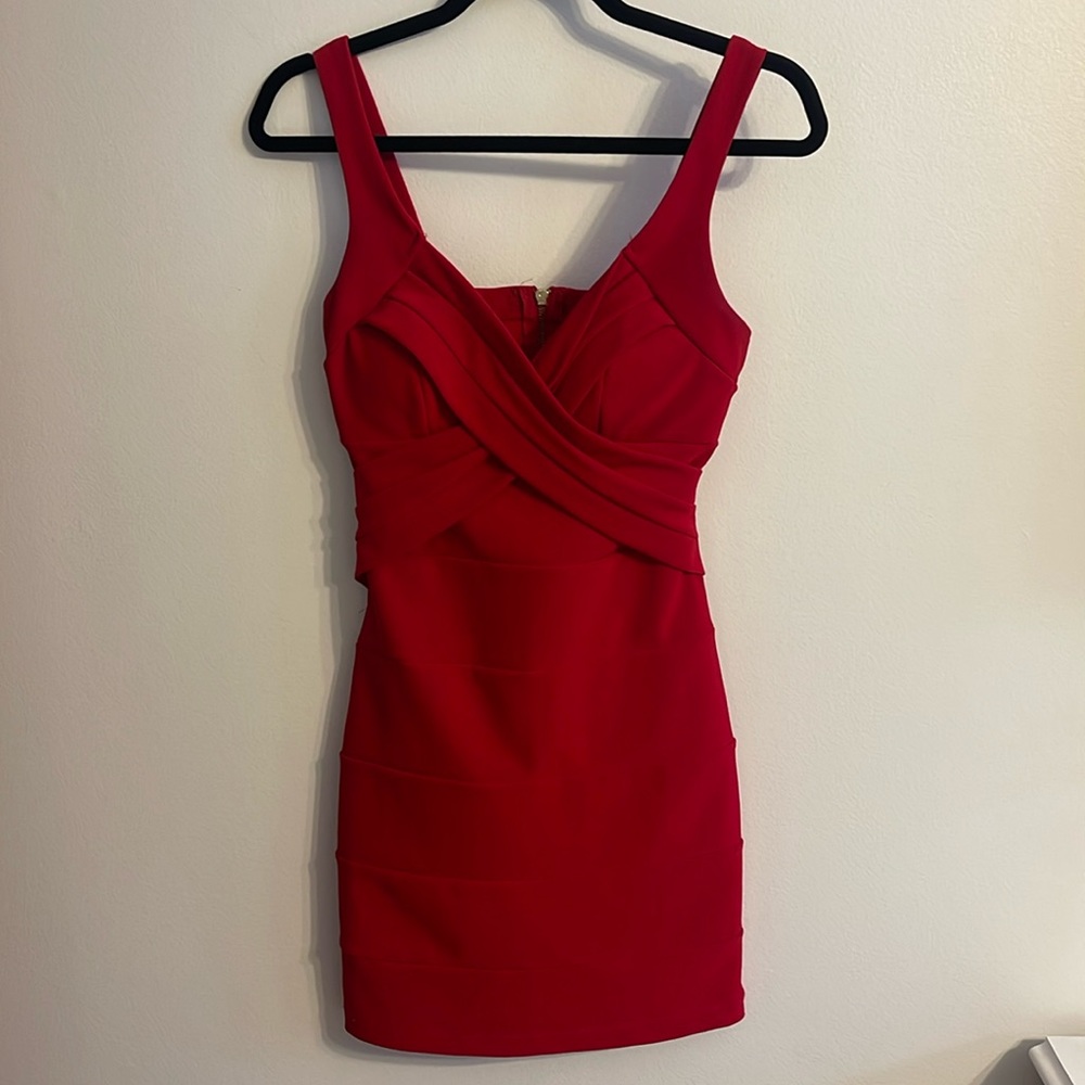 Red‎ Dress